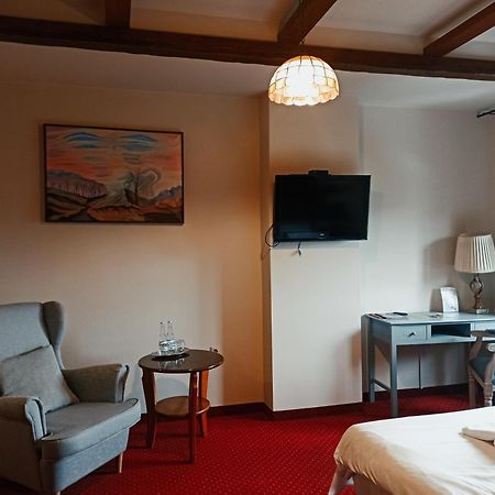 Hotel Restauracja Jas Wedrowniczek Rymanow Экстерьер фото