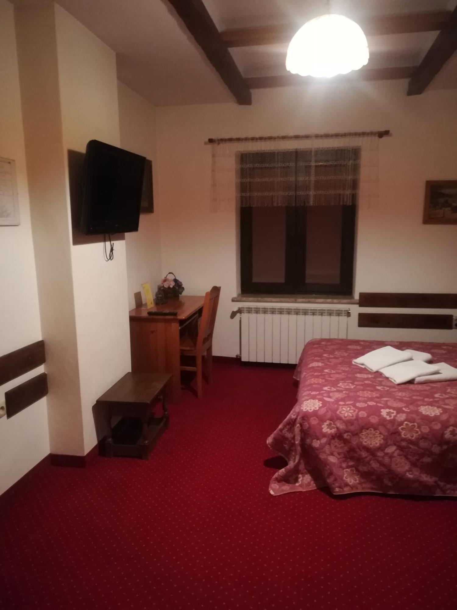 Hotel Restauracja Jas Wedrowniczek Rymanow Экстерьер фото