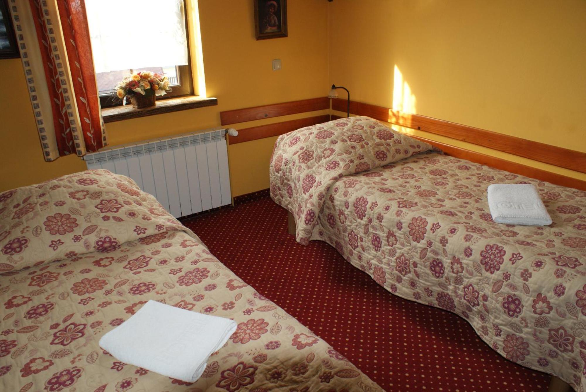 Hotel Restauracja Jas Wedrowniczek Rymanow Экстерьер фото