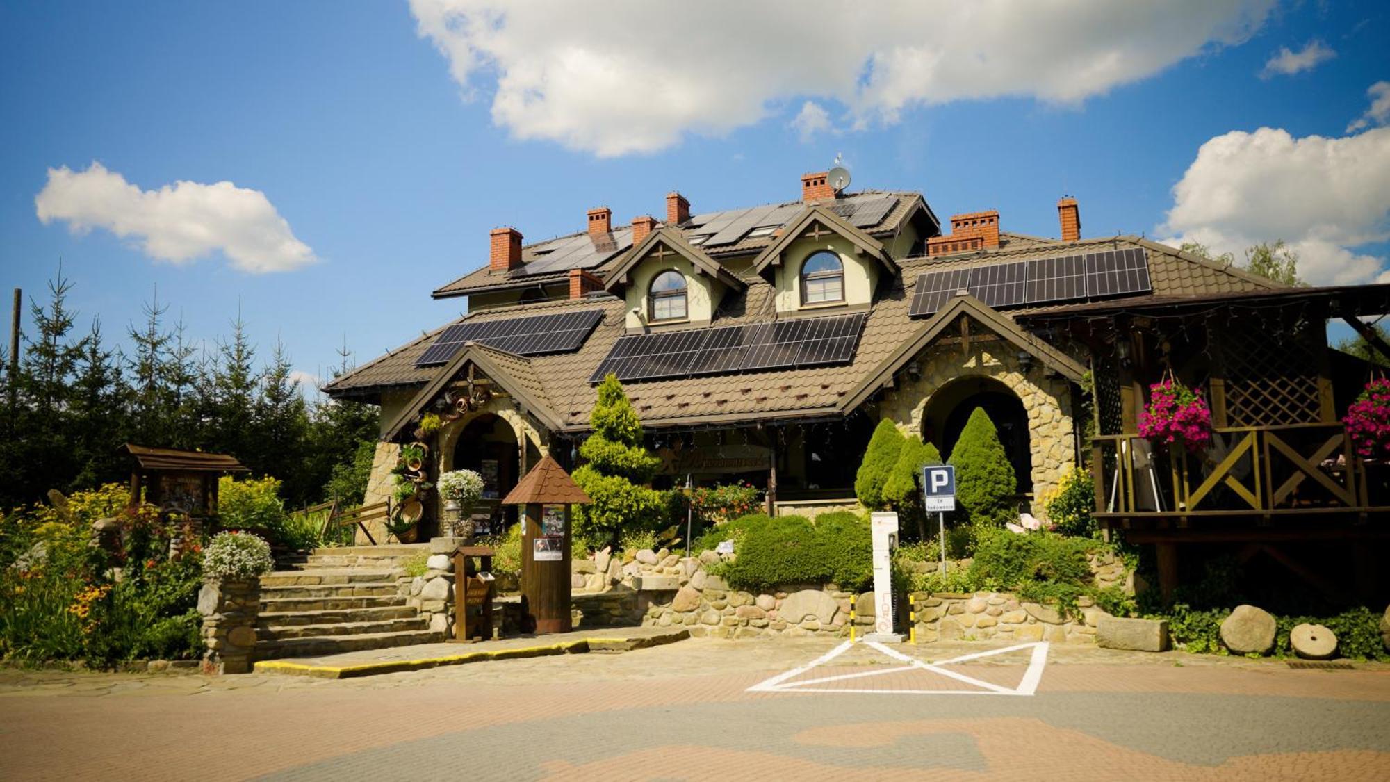 Hotel Restauracja Jas Wedrowniczek Rymanow Экстерьер фото