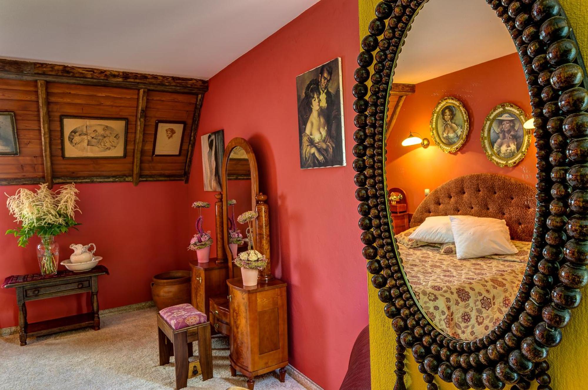 Hotel Restauracja Jas Wedrowniczek Rymanow Экстерьер фото