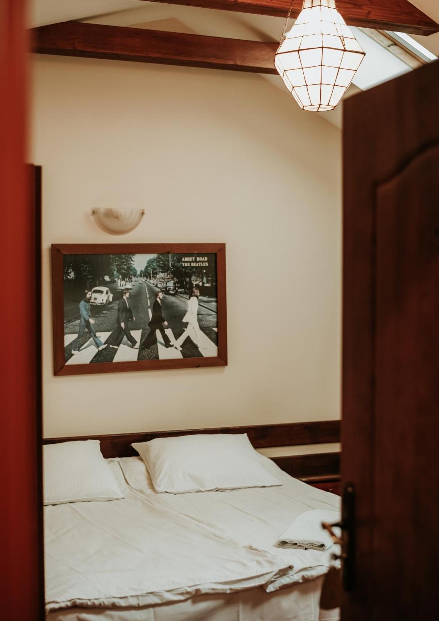 Hotel Restauracja Jas Wedrowniczek Rymanow Экстерьер фото
