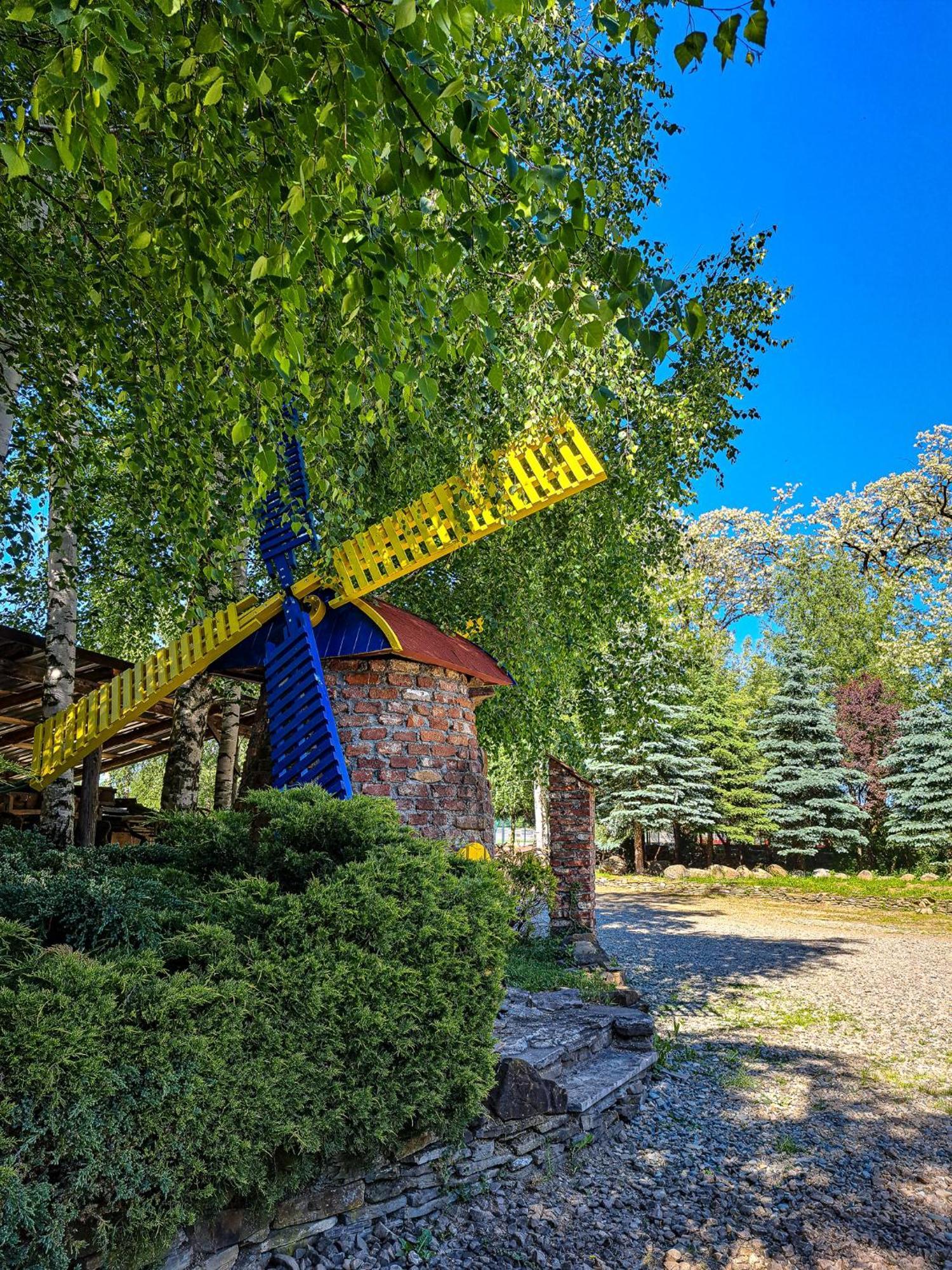 Hotel Restauracja Jas Wedrowniczek Rymanow Экстерьер фото