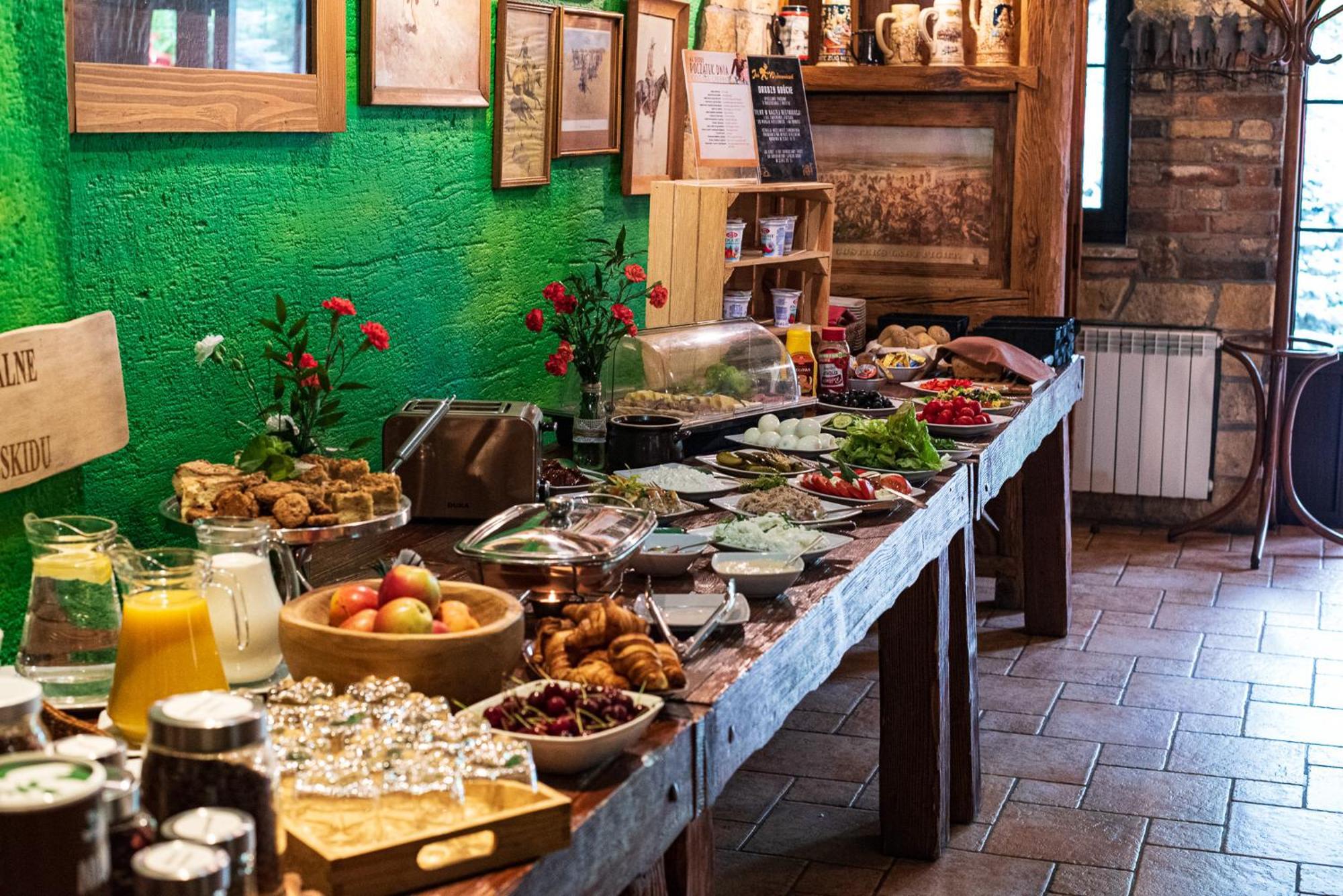Hotel Restauracja Jas Wedrowniczek Rymanow Экстерьер фото