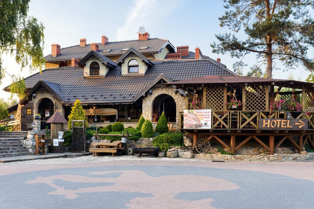 Hotel Restauracja Jas Wedrowniczek Rymanow Экстерьер фото